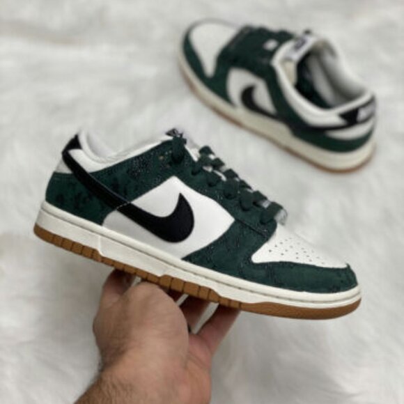 Nike Dunk Low Womens Casual Sneaker Shoes White FQ8893-397 VNDS Sz 6 - Picture 1 of 7